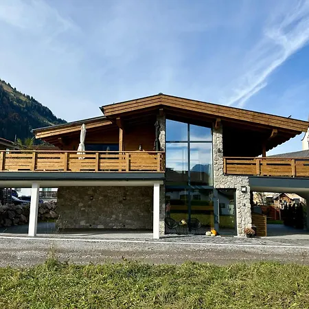 Alprocks Alvaresort *