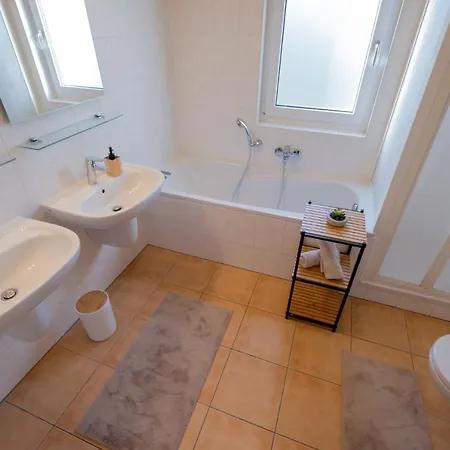 Alprocks Alvaresort *