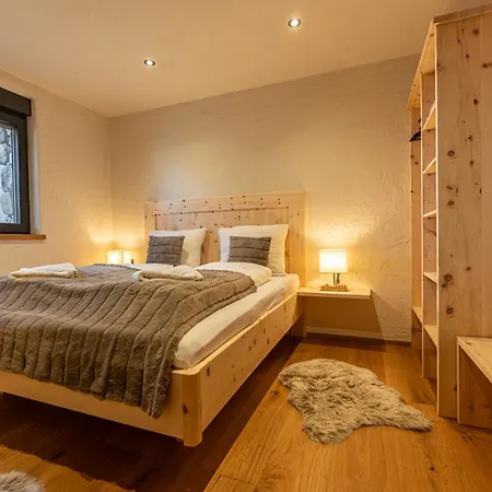 בית נופש Alprocks Alvaresort